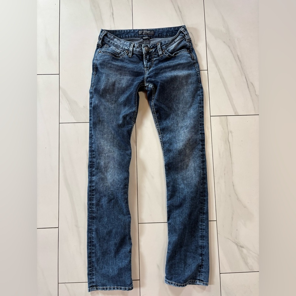 Silver Berkley Stretch light wash skinny jeans size 28x31